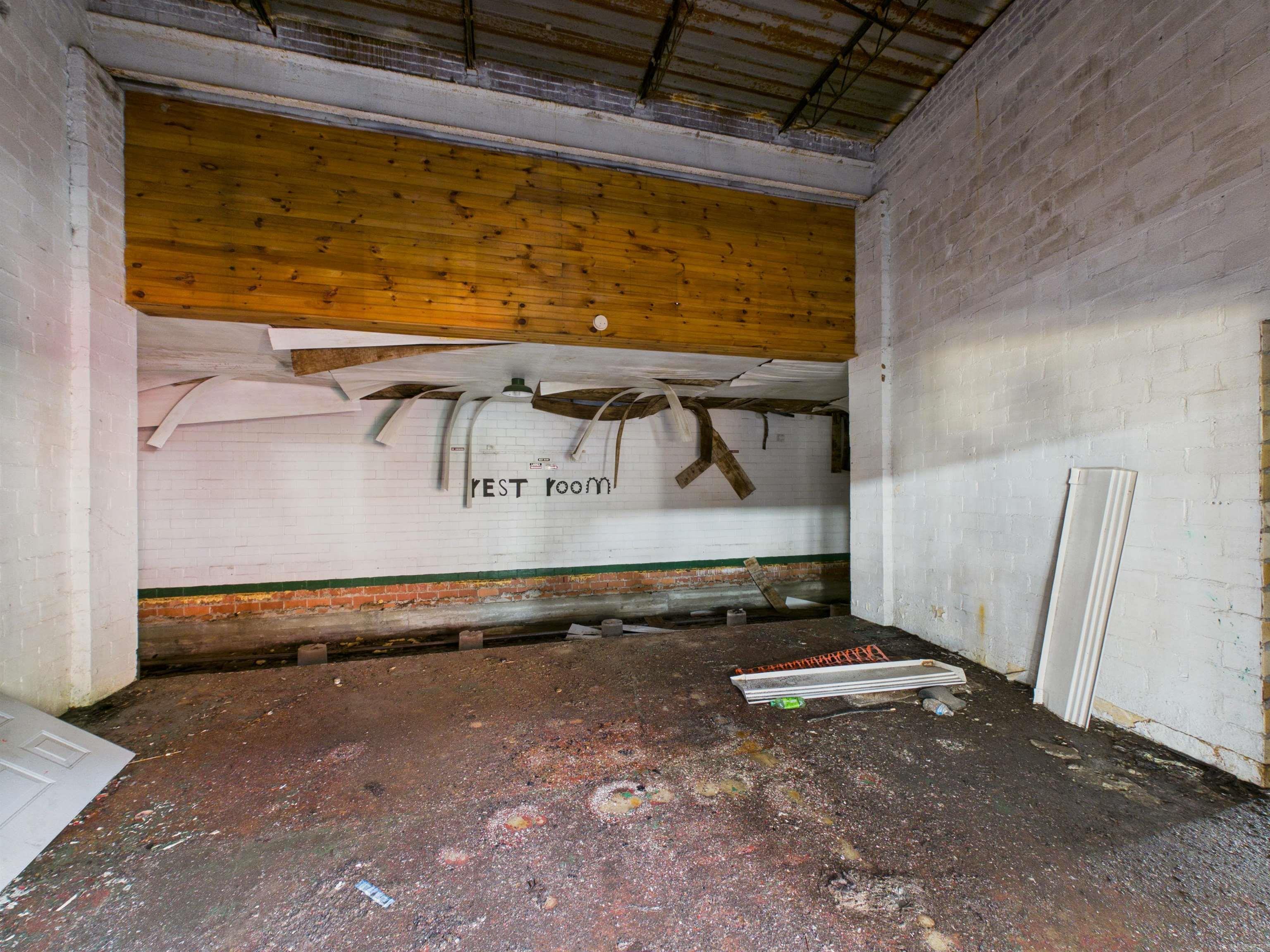 Photo 21 - Commercial / Industrial for sale – 450  College   Newark, AR
