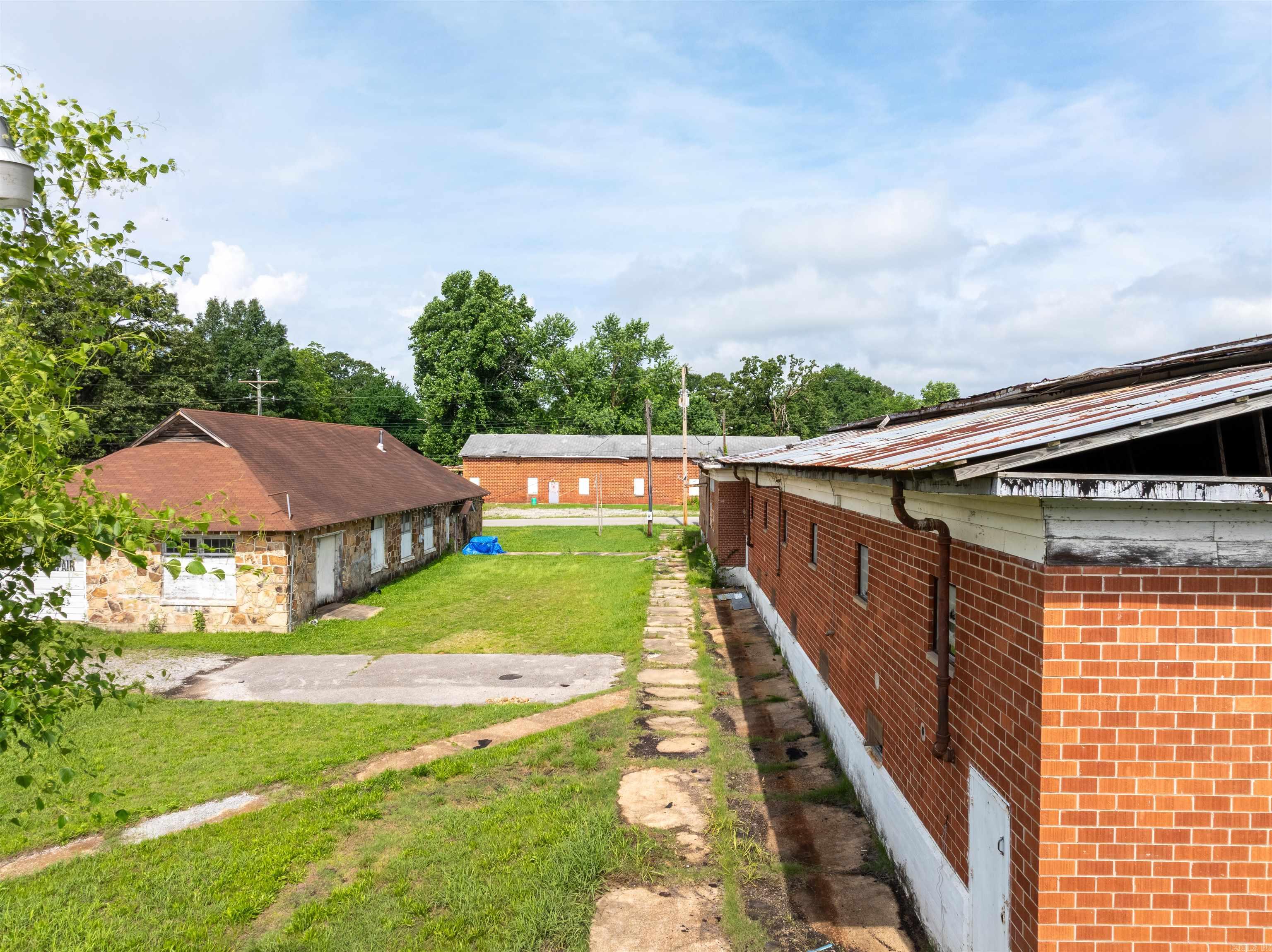 Photo 7 - Commercial / Industrial for sale – 450  College   Newark, AR