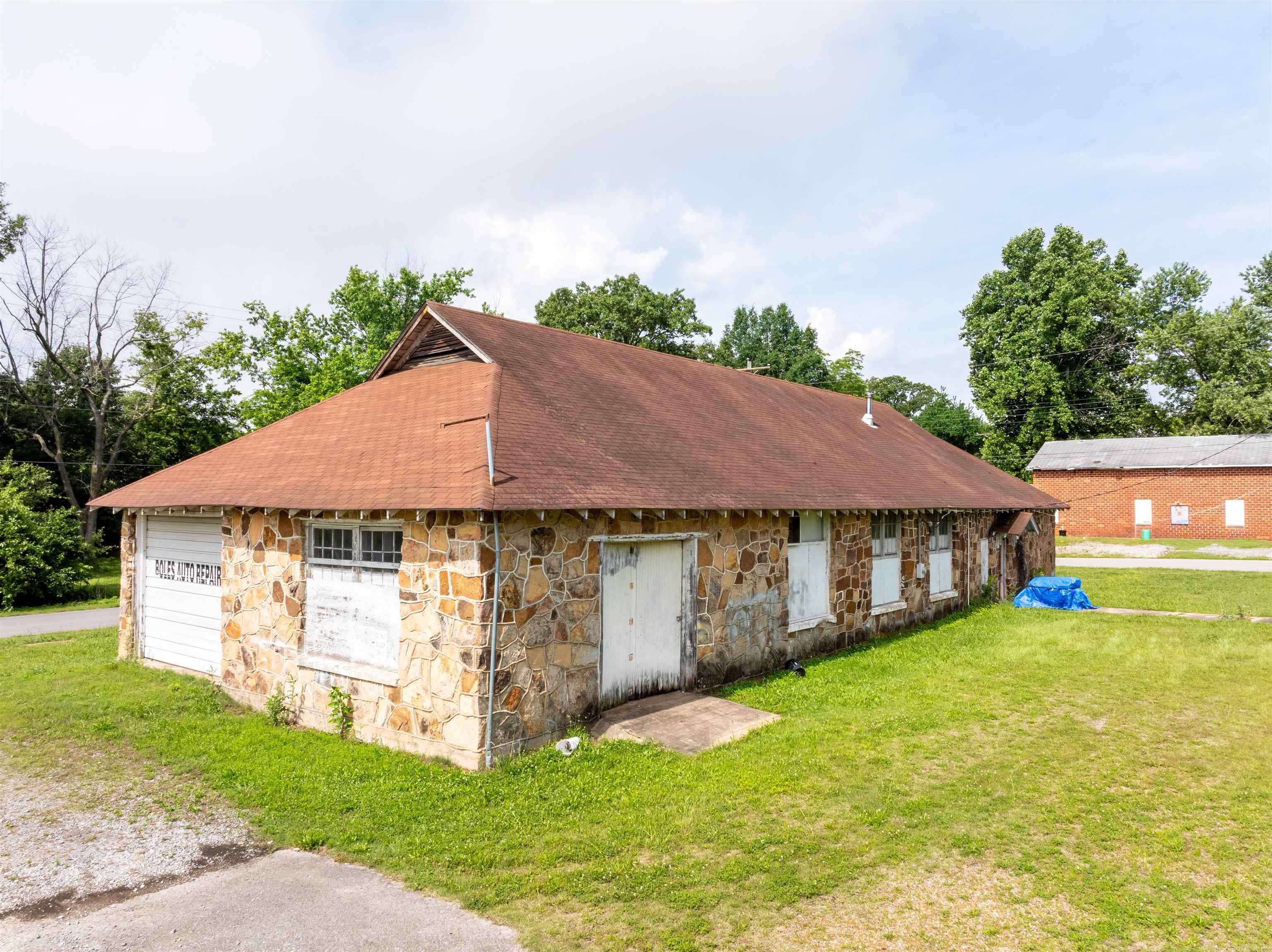 Photo 8 - Commercial / Industrial for sale – 450  College   Newark, AR