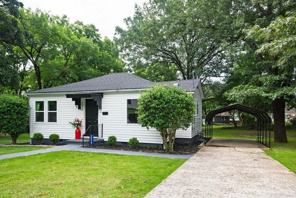 Photo 2 - Residential for sale – 2058  Maple   Batesville, AR