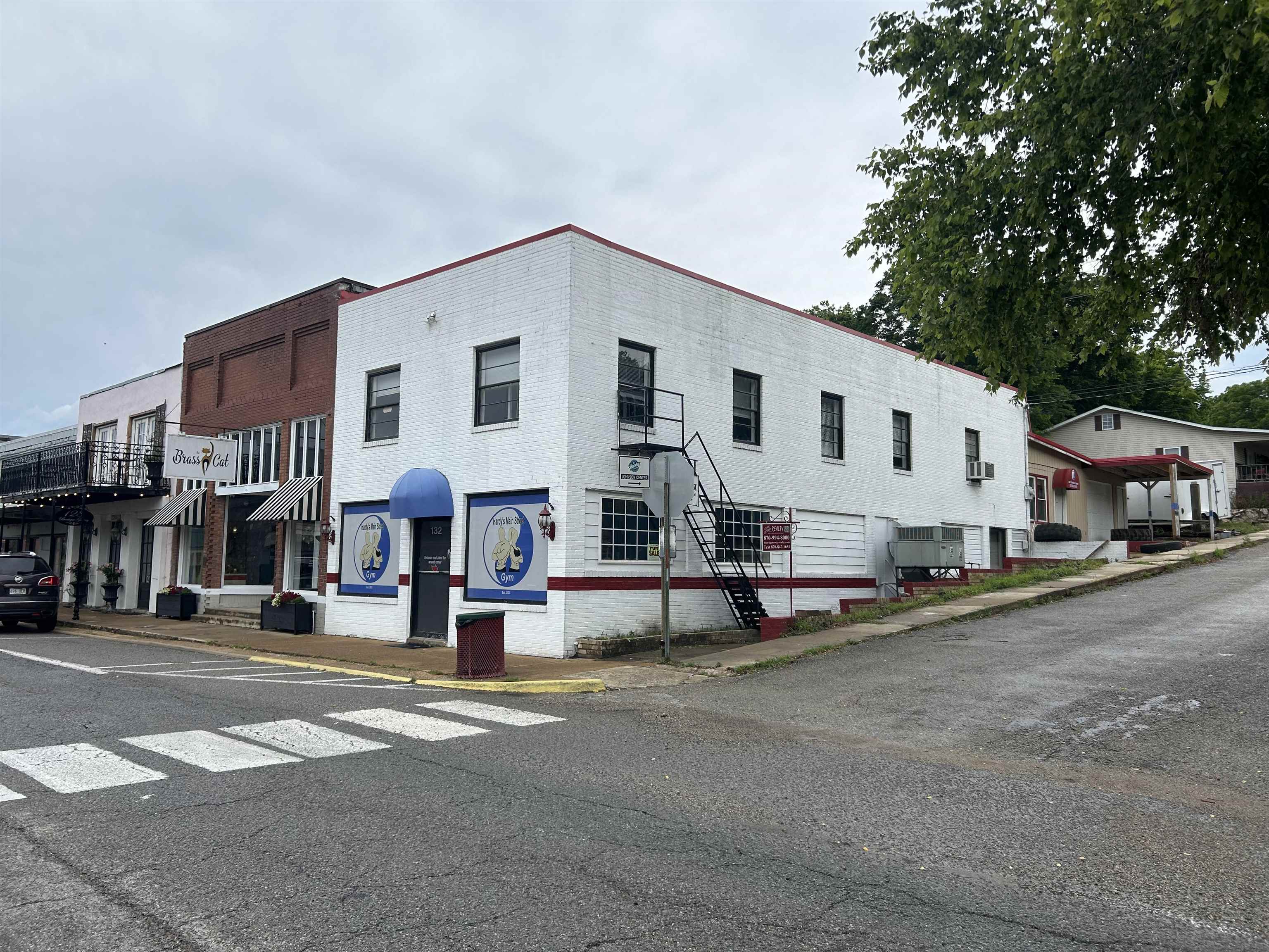 Commercial / Industrial for sale – 132 E Main   Hardy, AR