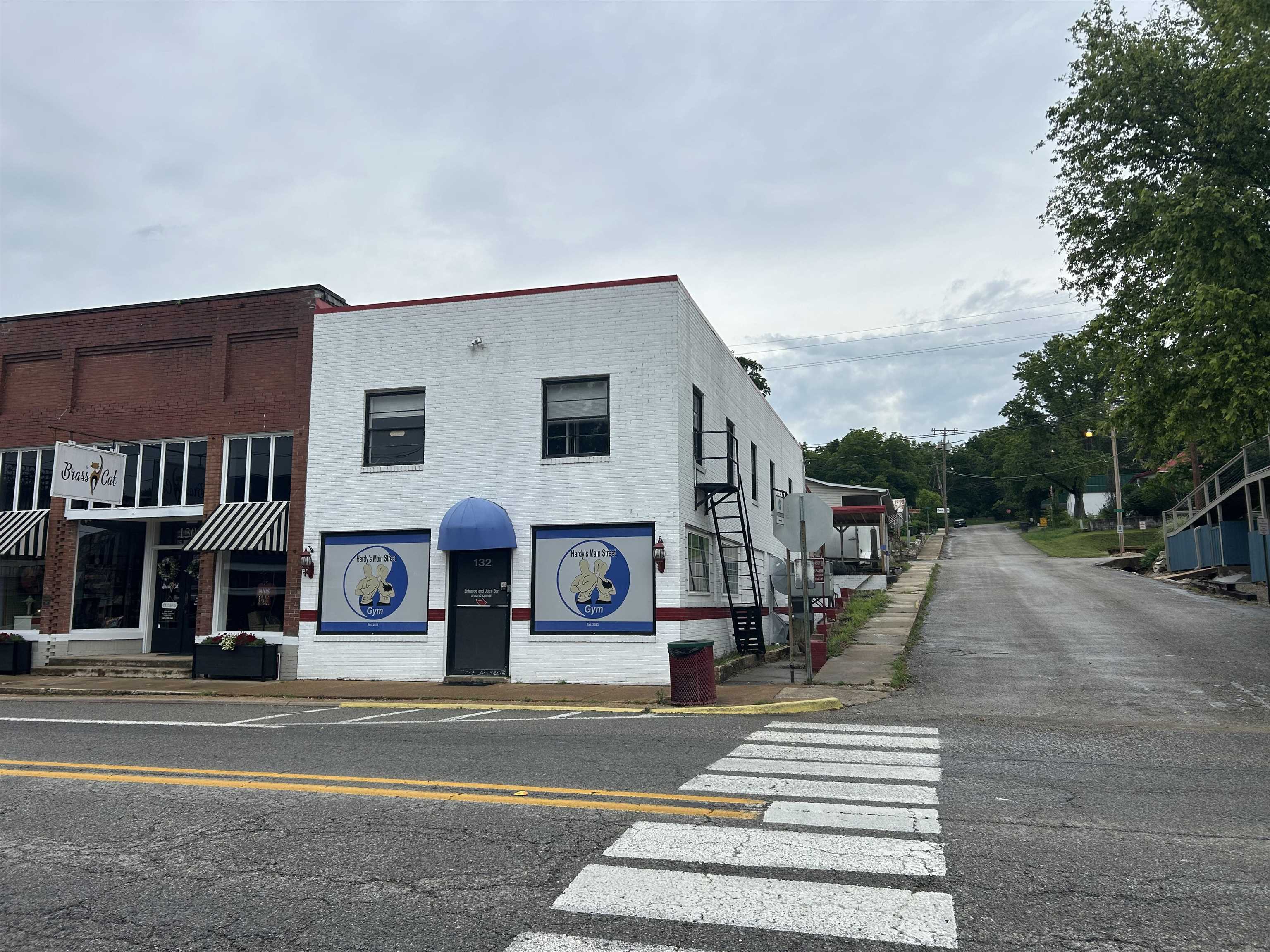 Photo 2 - Commercial / Industrial for sale – 132 E Main   Hardy, AR