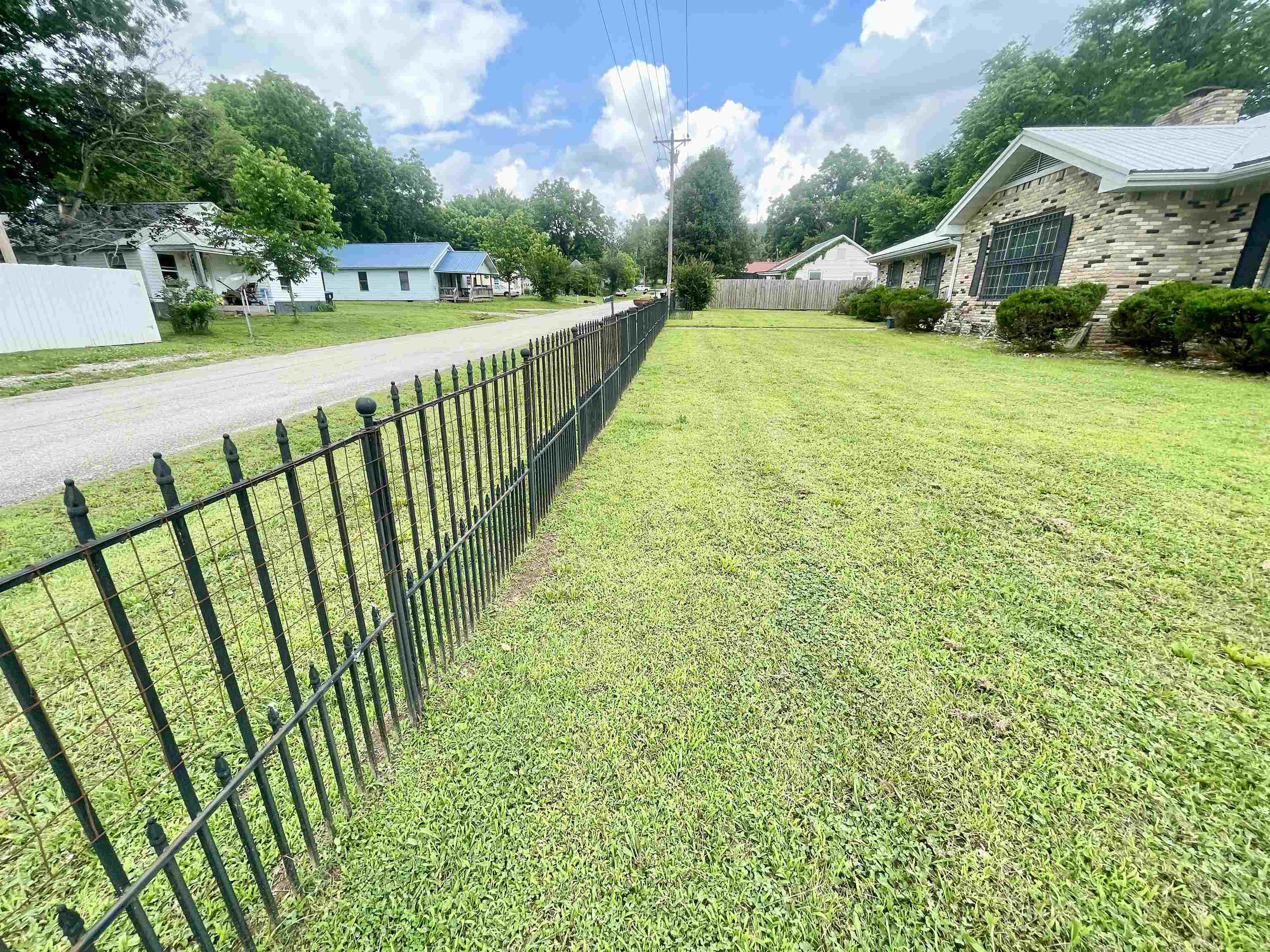 Photo 3 - Residential for sale – 111  Oak   Salem, AR