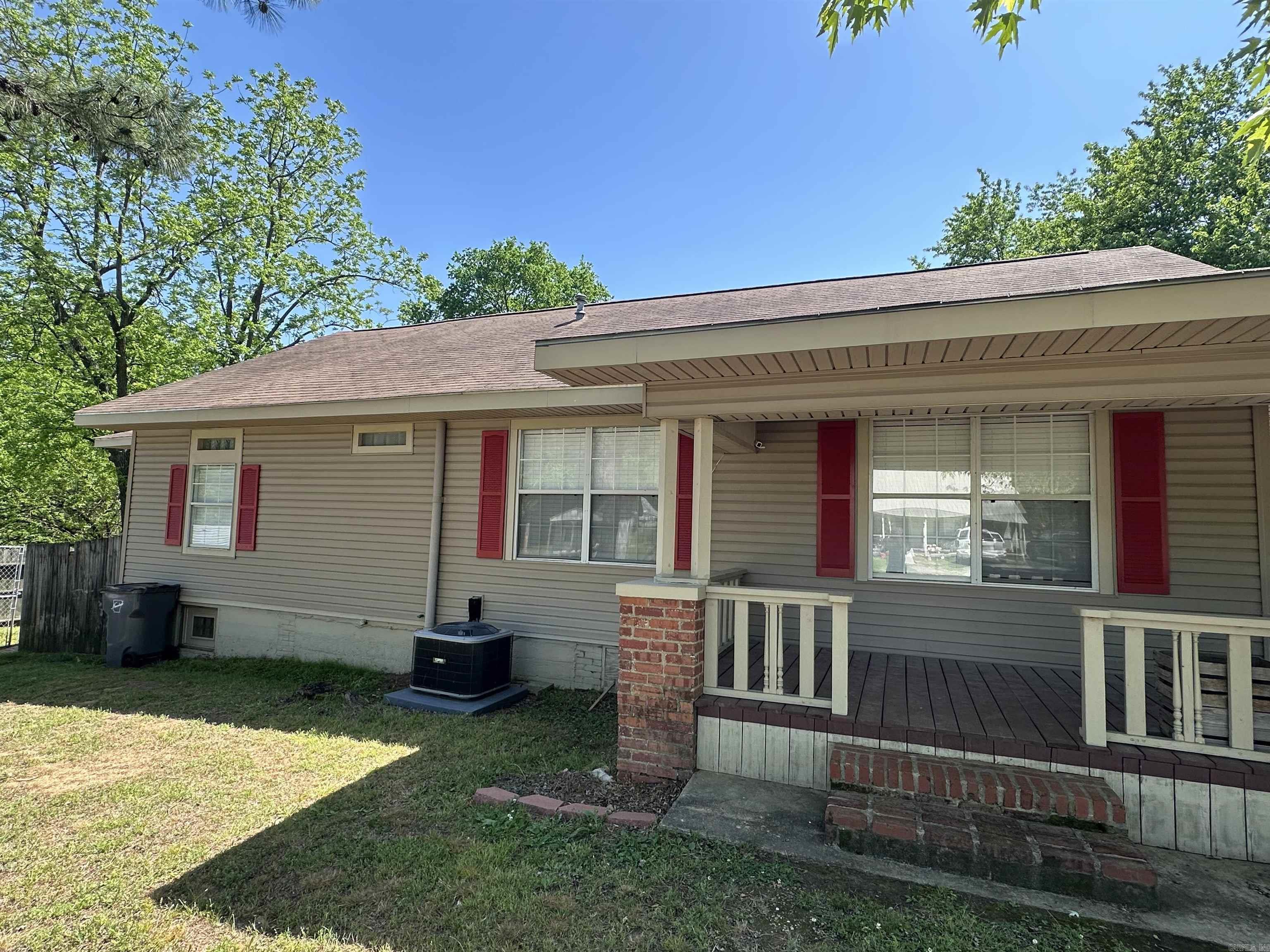Photo 4 - Residential for sale – 160 N Oak   Newark, AR
