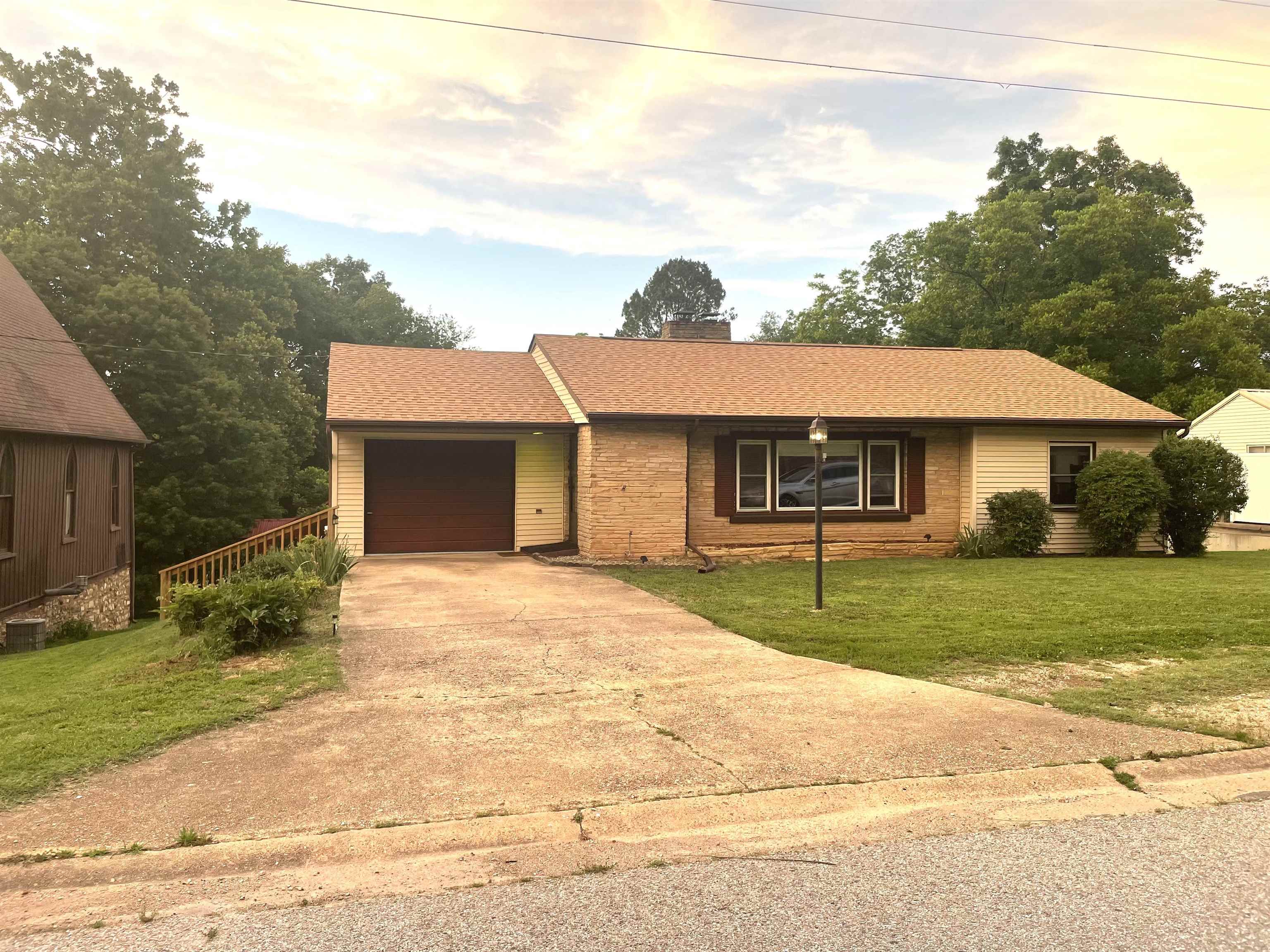 Residential for sale – 535  Main Street   Mammoth Spring, AR
