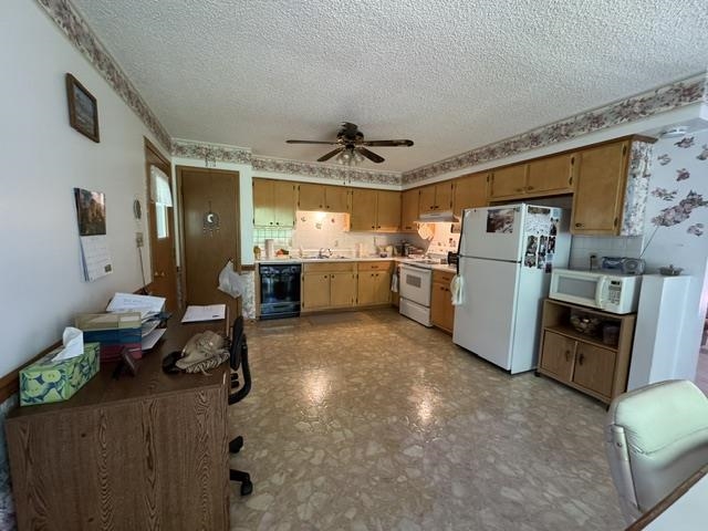 Photo 3 - Residential for sale – 203 S Pinocchio   Horseshoe Bend, AR